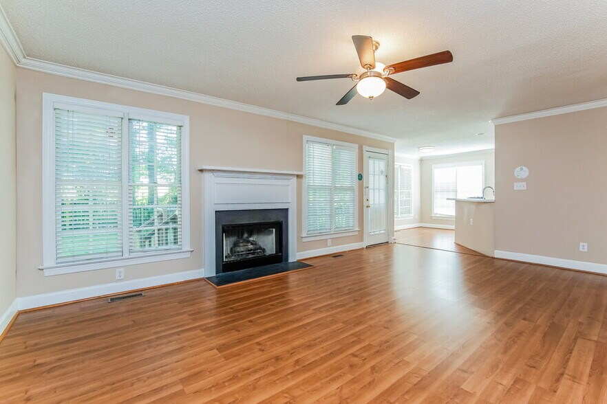 Building Photo - 4813 Forest Highland Dr