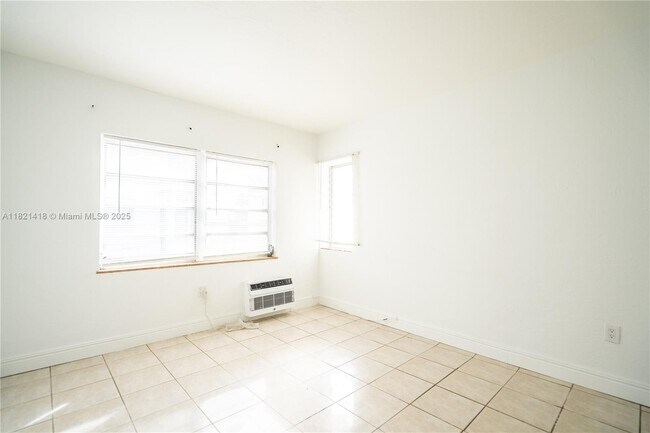 Building Photo - 1780 Marseille Dr
