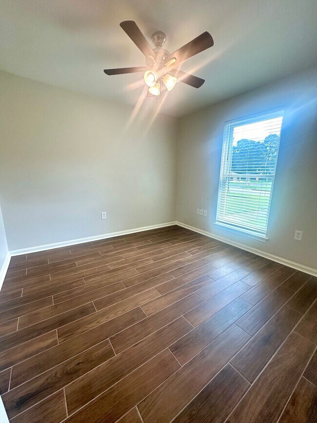 Building Photo - 7806 Board Dr