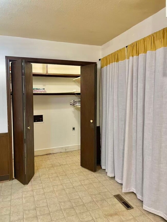 Building Photo - Cute house north Springfield