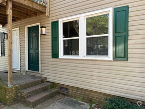 Building Photo - 1st Floor 2 Bed, 1 Bath Condo in Concord