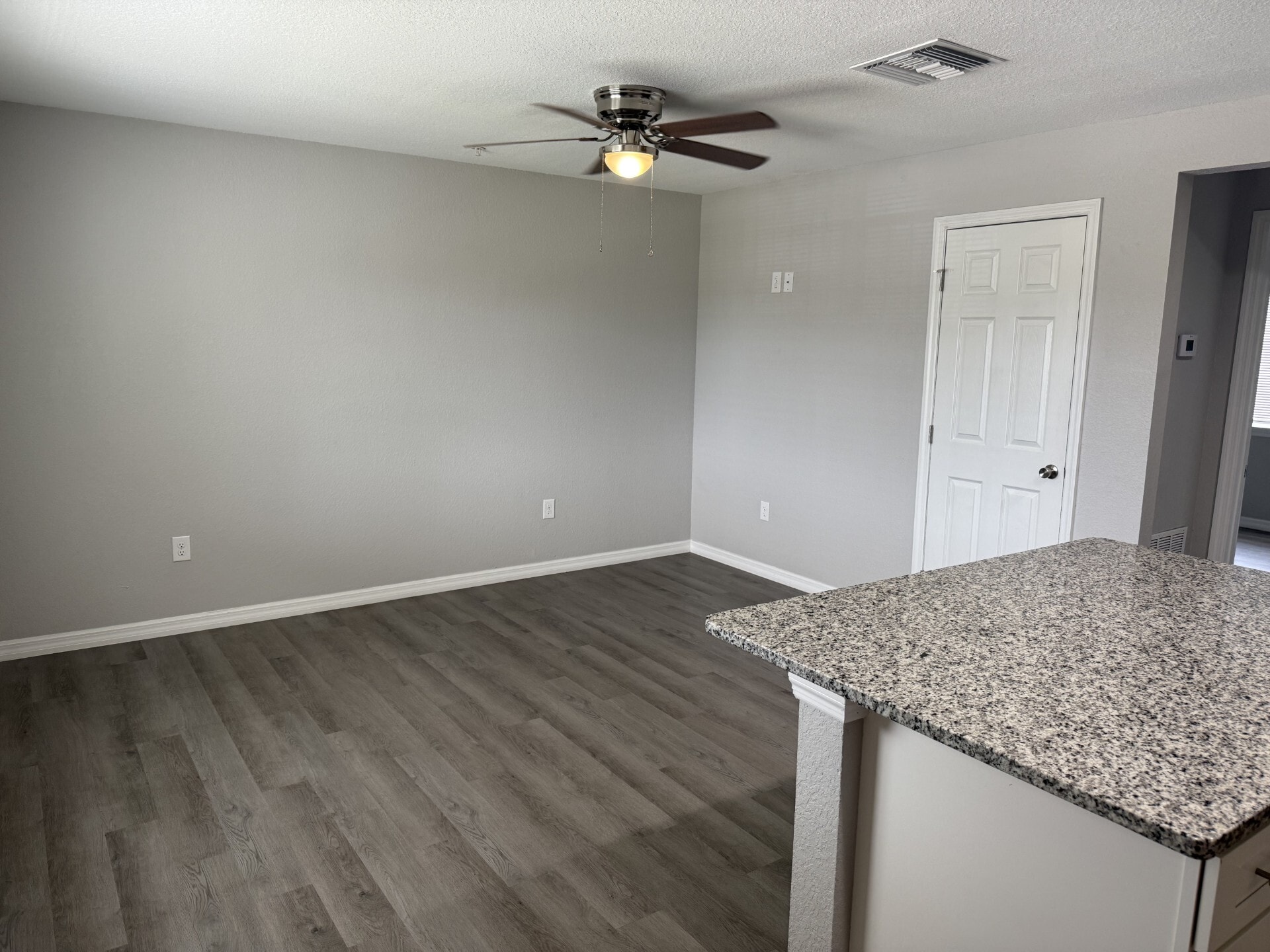 Building Photo - 1925 Avenue O SW