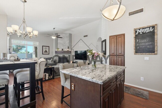 Building Photo - 1307 E Century Ave