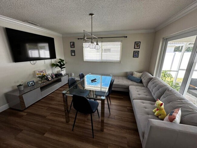 Building Photo - 6860 Calle Del Paz S