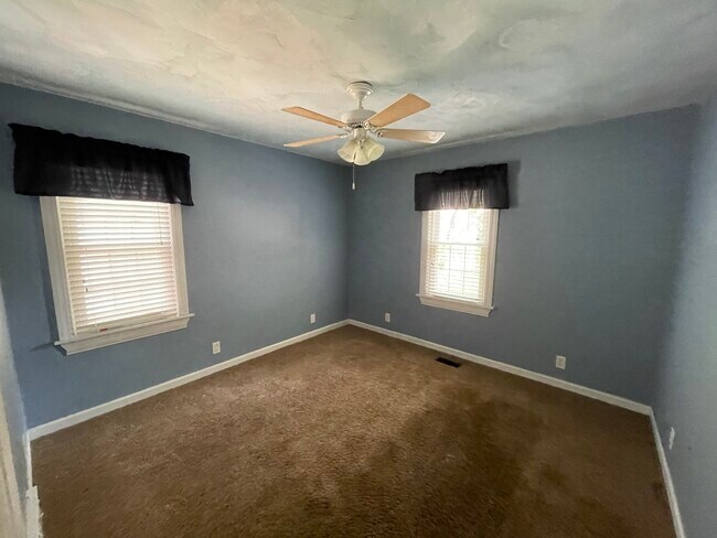 Building Photo - 928 Monterey Ave