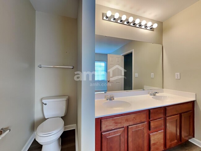 Building Photo - 5034 Ballantine Dr