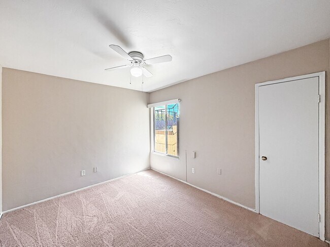 Building Photo - SD: 3BD/1.5BA Apartment in Normal Heights with Reserved Parking