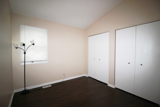 Building Photo - 511 Nicole Dr