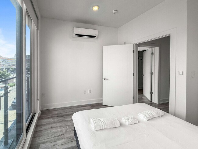 Building Photo - 1214 N American St