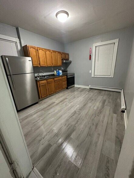 Building Photo - 106 Taylor St