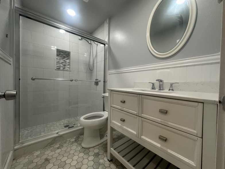Building Photo - 83 Whittier Dr