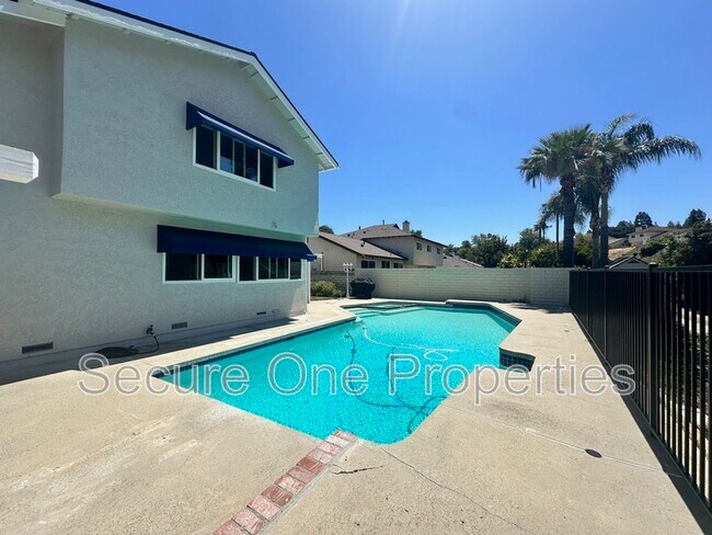 Building Photo - 288 W Siesta Ave