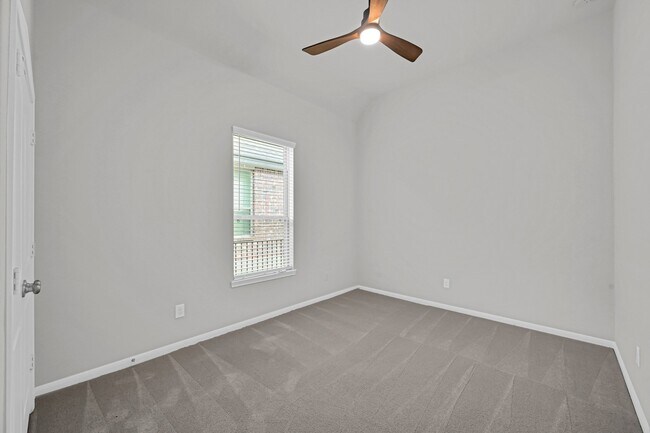 Building Photo - 253 Peninsula Pt Dr