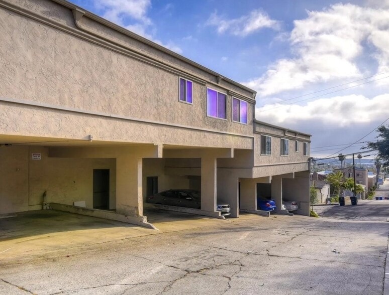 Building Photo - 5810 Riley St