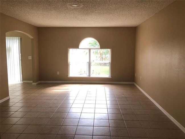 Building Photo - 30302 Double Dr