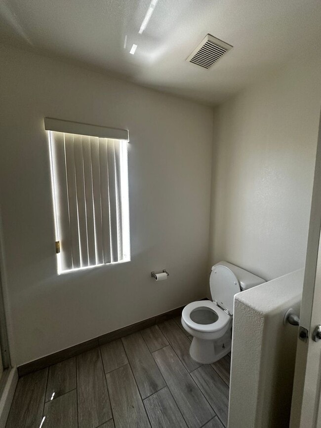 Building Photo - 3 Bedroom Home in the SW!