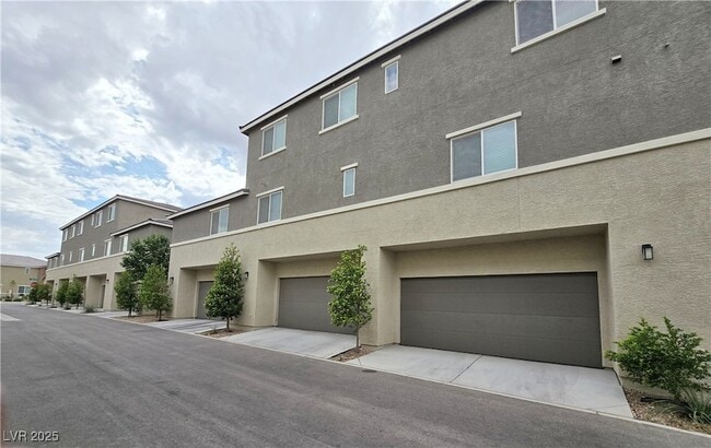 Primary Photo - 2843 Kona Blue Ln