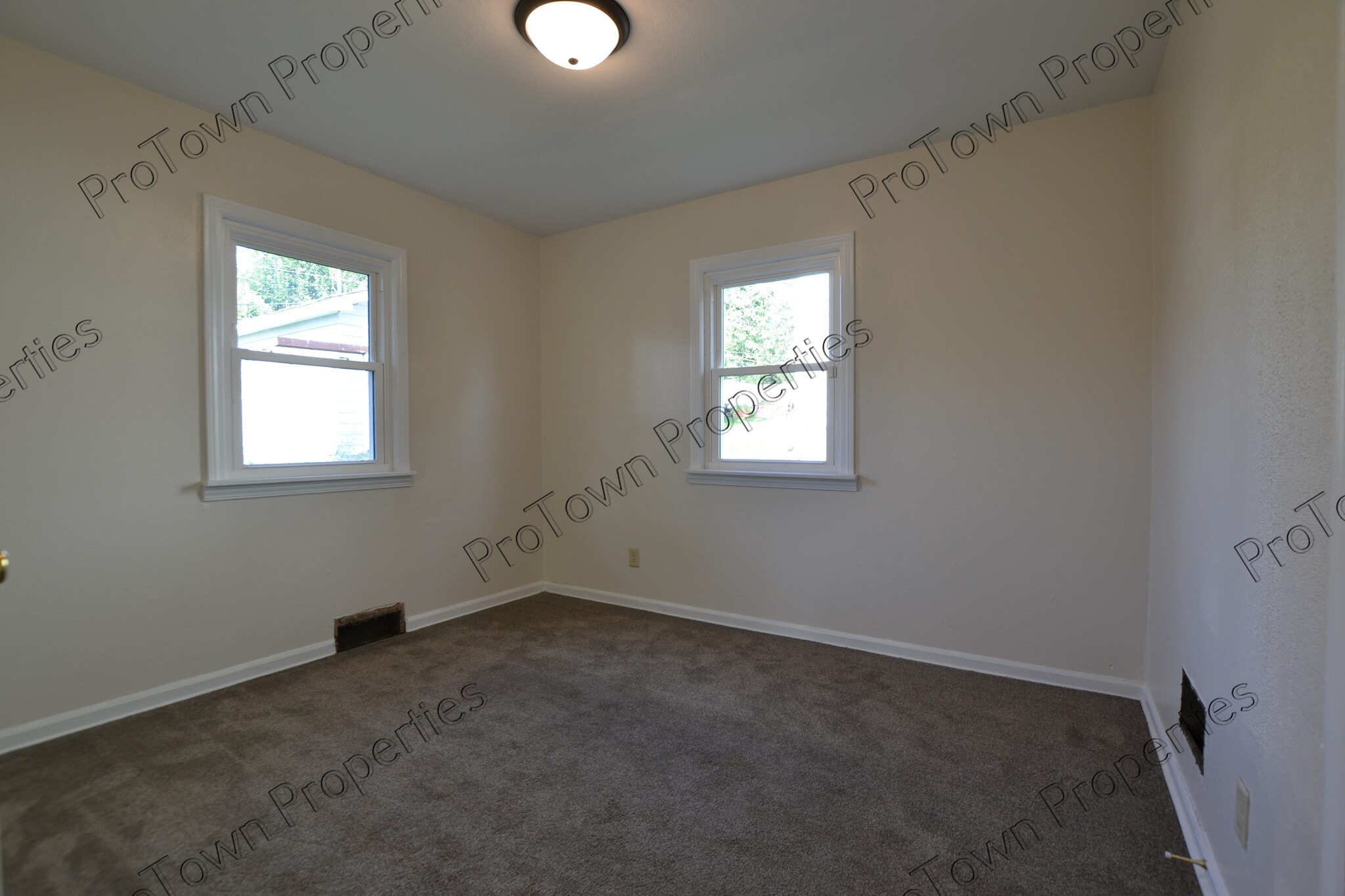 Building Photo - 203 Algonquin St