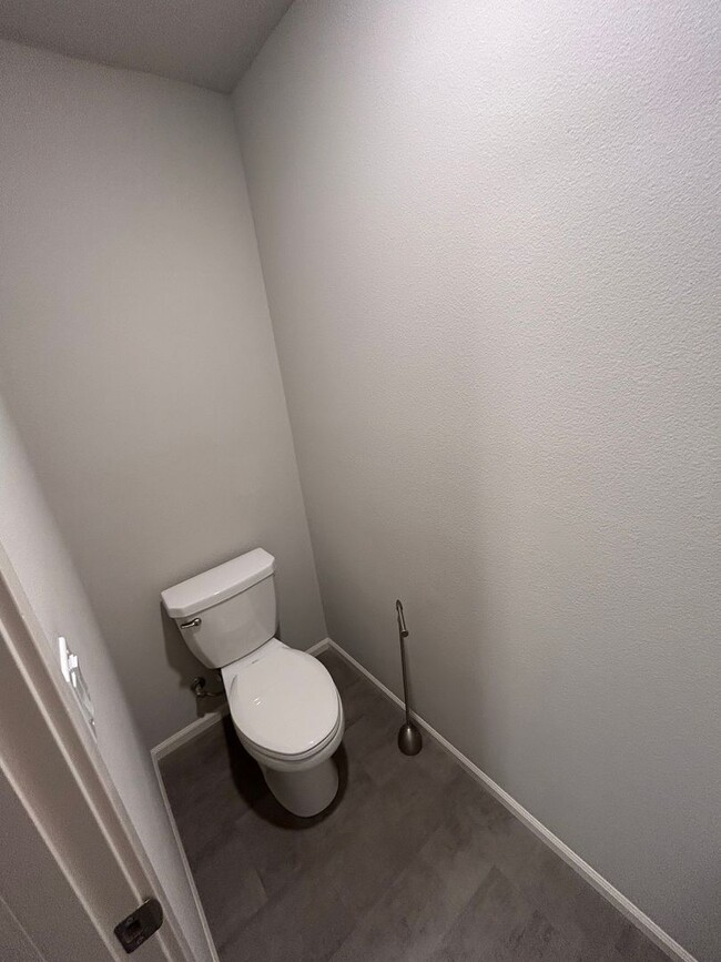 Building Photo - Well Maintained 3 Bedroom, 2 Bath House in McMinnville