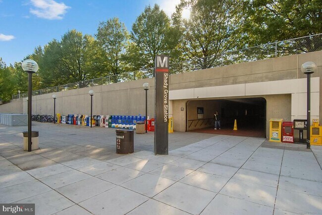 Building Photo - 502 Lawson Way