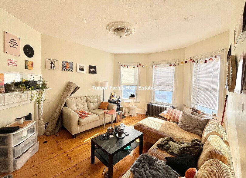 Primary Photo - 53 Hillside St