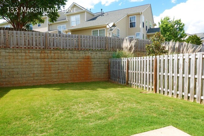 Building Photo - 133 Marshland Ln