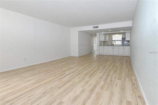 Building Photo - 300 Woodette Dr