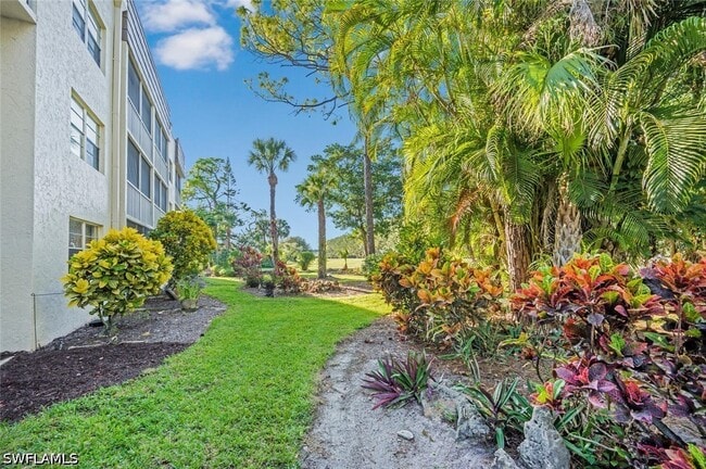 Building Photo - 499 Forest Lakes Blvd