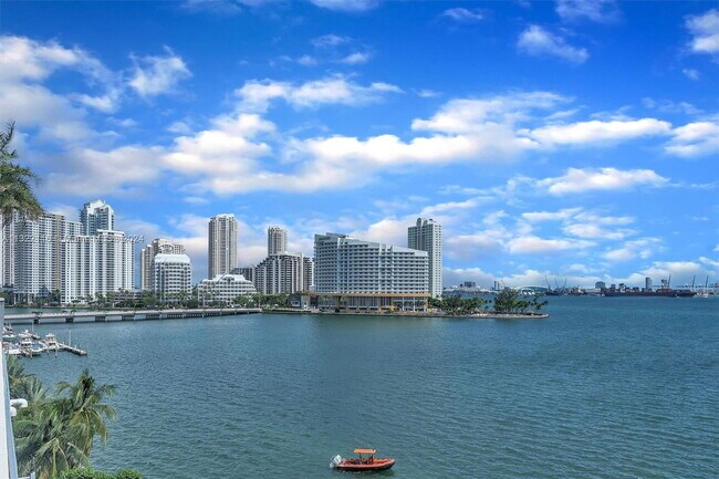 Building Photo - 1155 Brickell Bay Dr