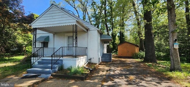 Primary Photo - 5 Oak Ave