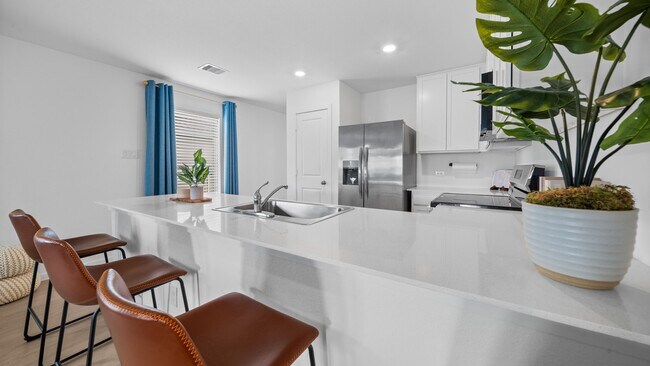 Building Photo - 633 Craven St