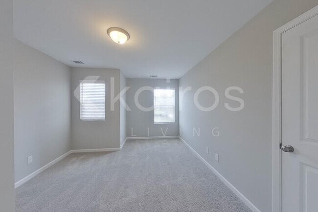 Building Photo - 948 Silent Barge Cv