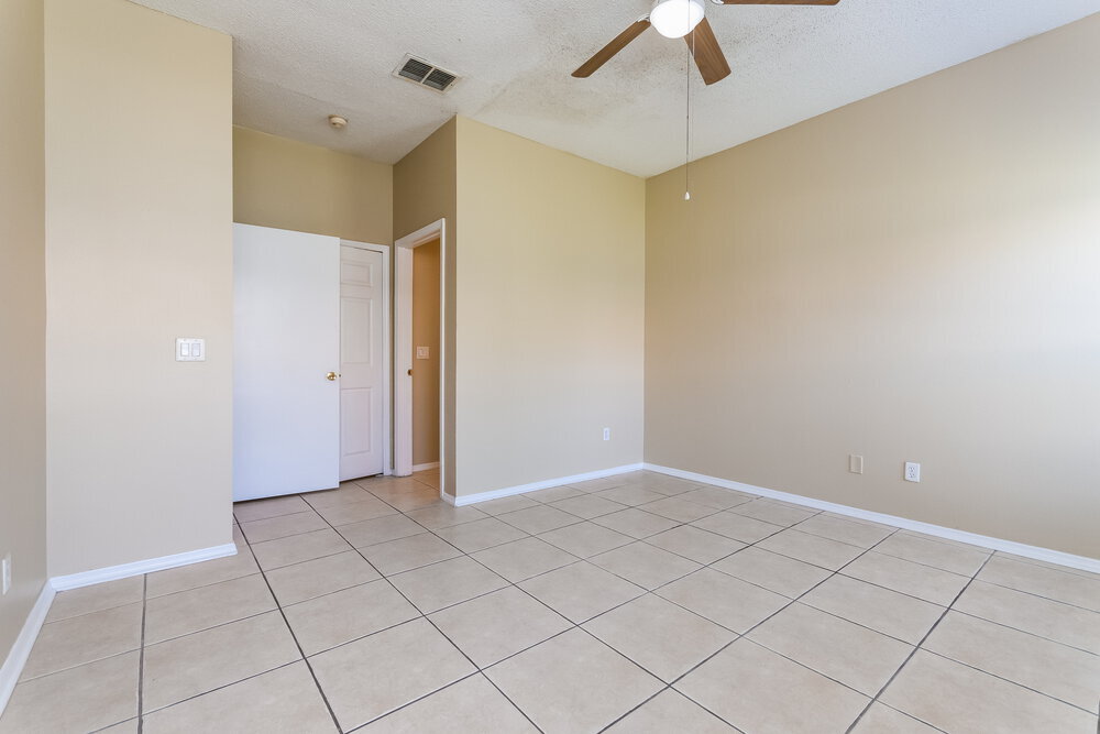 Building Photo - 14580 Laguna Beach Cir