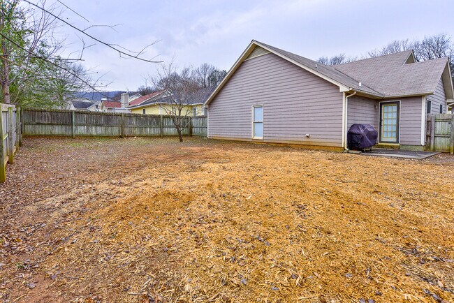 Building Photo - 149 Hollington Dr NE