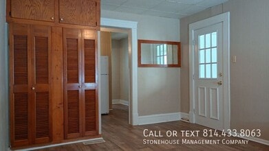 Building Photo - 418 Huron St