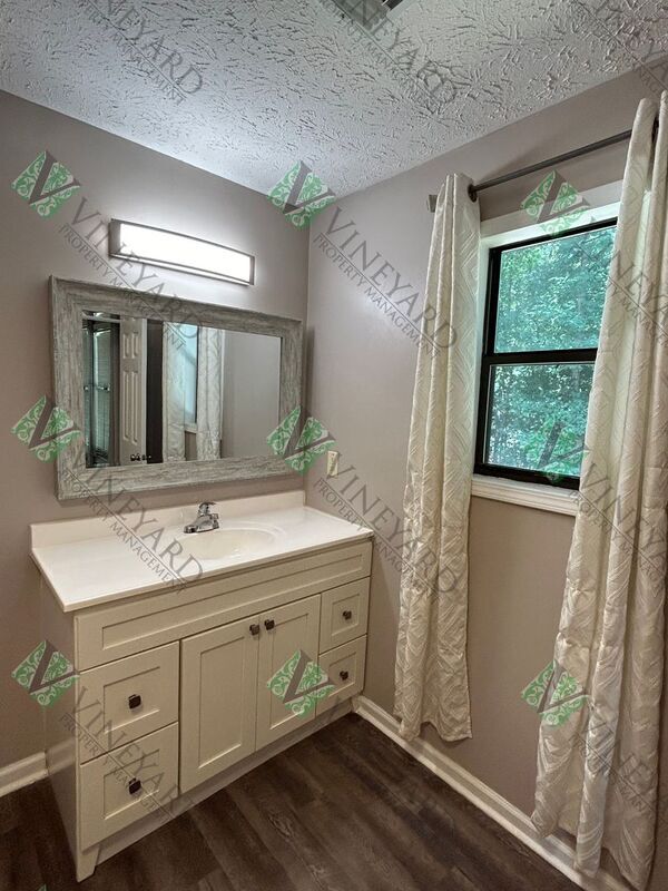 Building Photo - 351 Knollwood Lane
