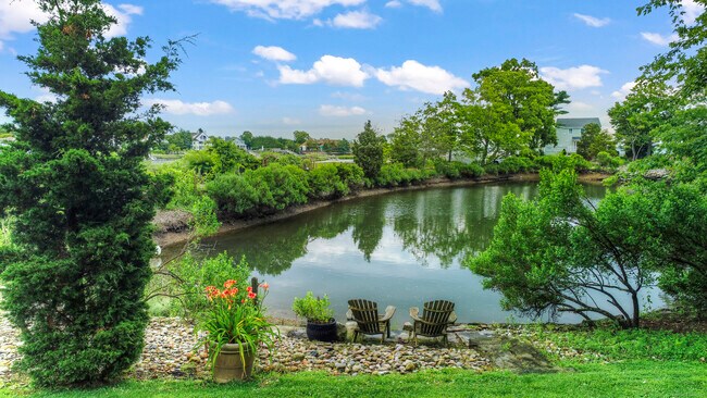 Building Photo - 52 Shorehaven Rd