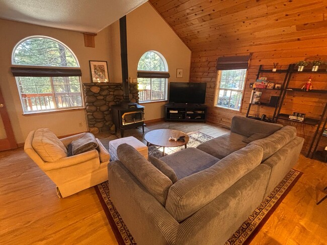 Building Photo - Ski Lease in Tahoe Donner | Available Nov 1 - April 30 | $4,200/mo.