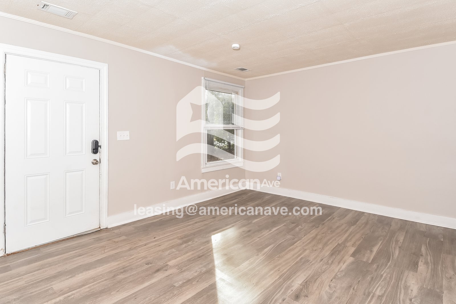 Building Photo - 2117 Roosevelt Dr