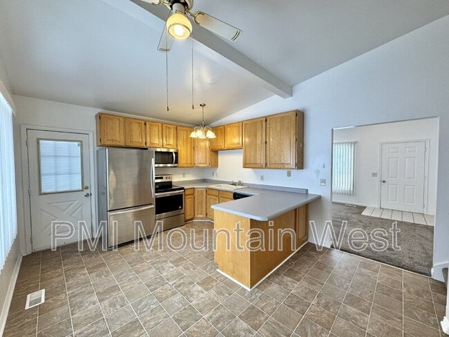 Building Photo - 4927 W Pavant Ave