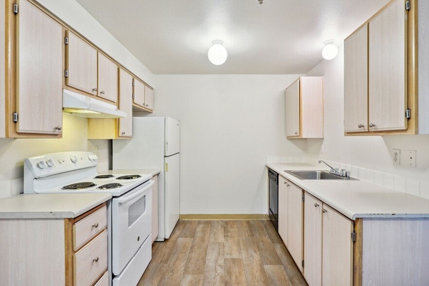 Interior Photo - Summit Apartments