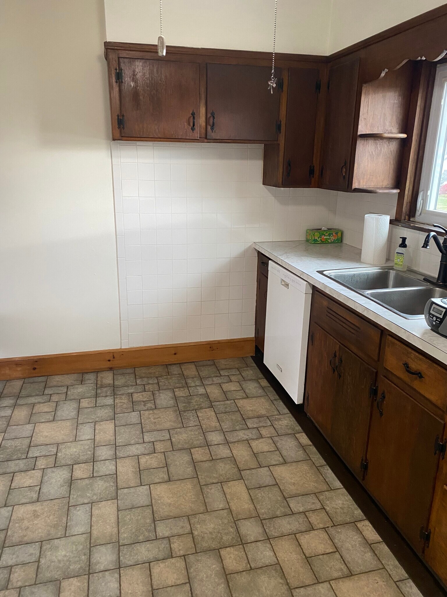 Building Photo - 41 E 2nd St