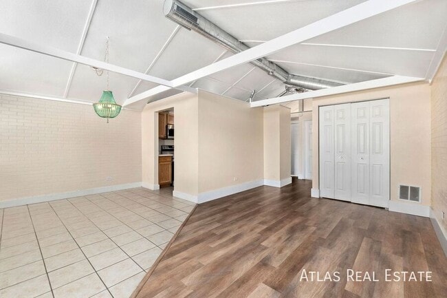 Building Photo - 1408 Julian St