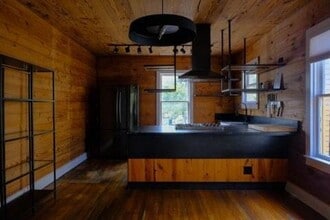 Building Photo - 1907 W 38th St