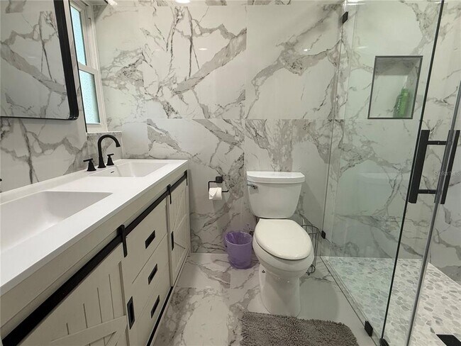 Building Photo - 819 S Gondola Dr