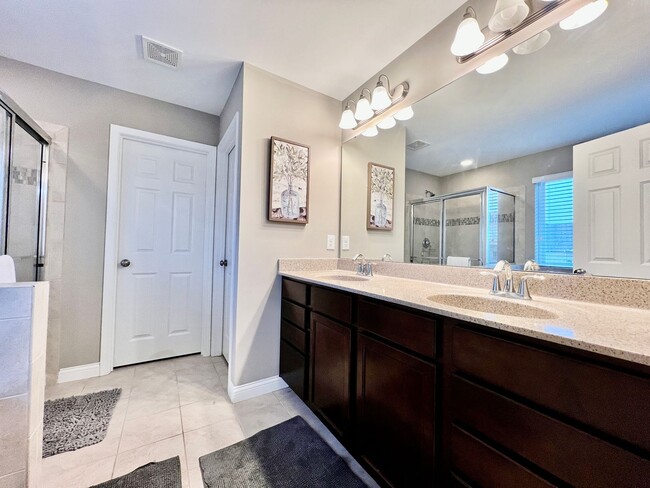 Building Photo - Executive corporate rental features commun...