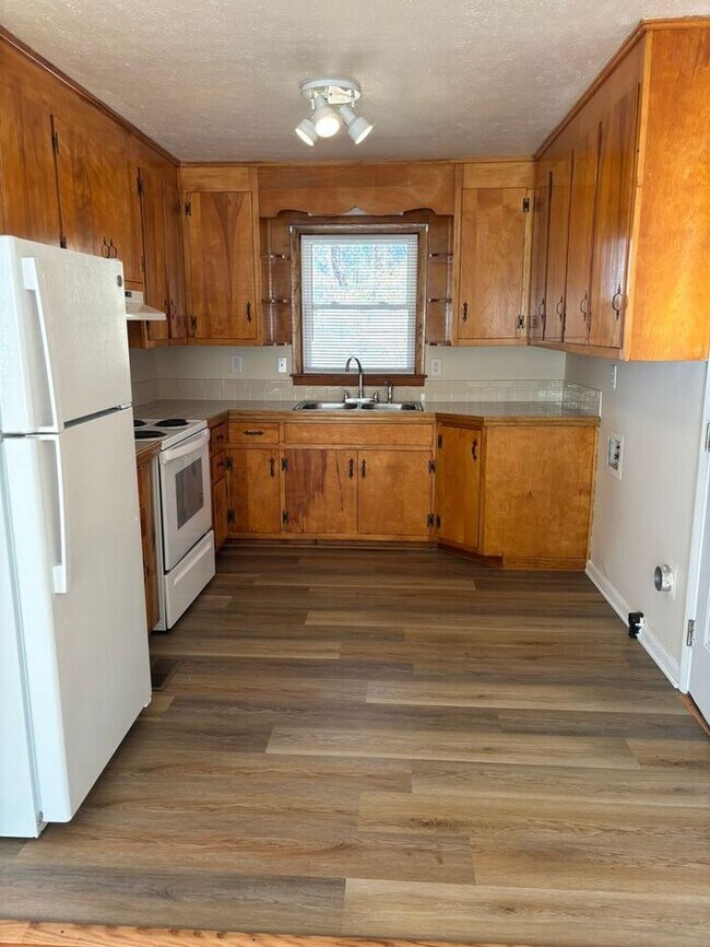 Building Photo - 7522 Decatur Dr