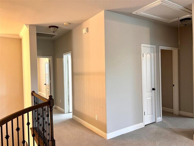 Building Photo - 13000 Bloomfield Hills Ln