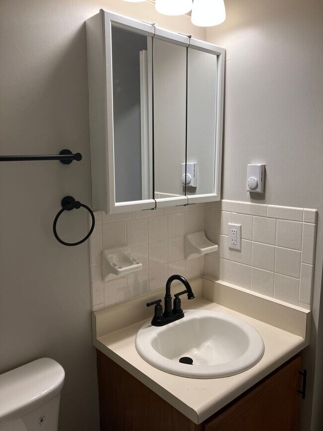 Building Photo - 2 Bedroom and 1.5 Bath Townhome - Troy, Ohio!