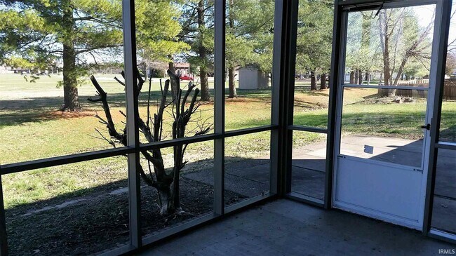 Building Photo - 2939 Woodside Ct